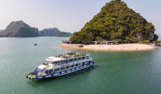 Halong Bay Deluxe 1 Day Trip ( Shuttle Bus + Set Menu )