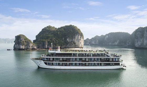 La Casta Regal Cruise:Halong bay – Lan Ha Bay – Frog Pond – Dark & Bright Cave – Cat Ba Area