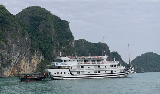 Le Journey Premium Cruise – Halong bay – Surprising Cave – Titop Island – Luon Cave