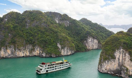 La Regina Royal Cruise – Halong Bay Cruise