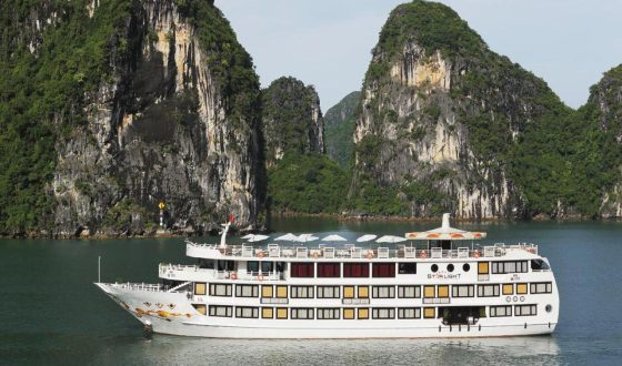 Starlight Cruise – Halong Bay cruise